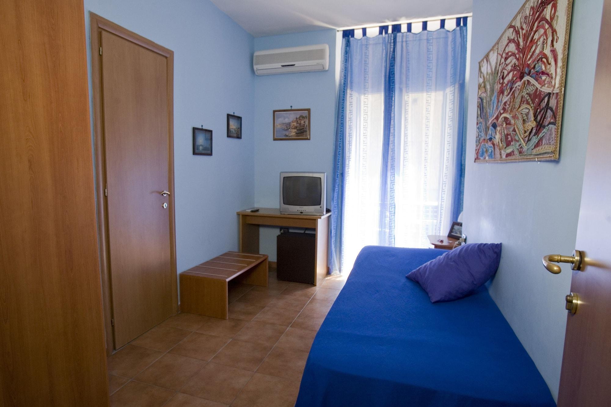 Hotel Cineholiday Neapol Zewnętrze zdjęcie
