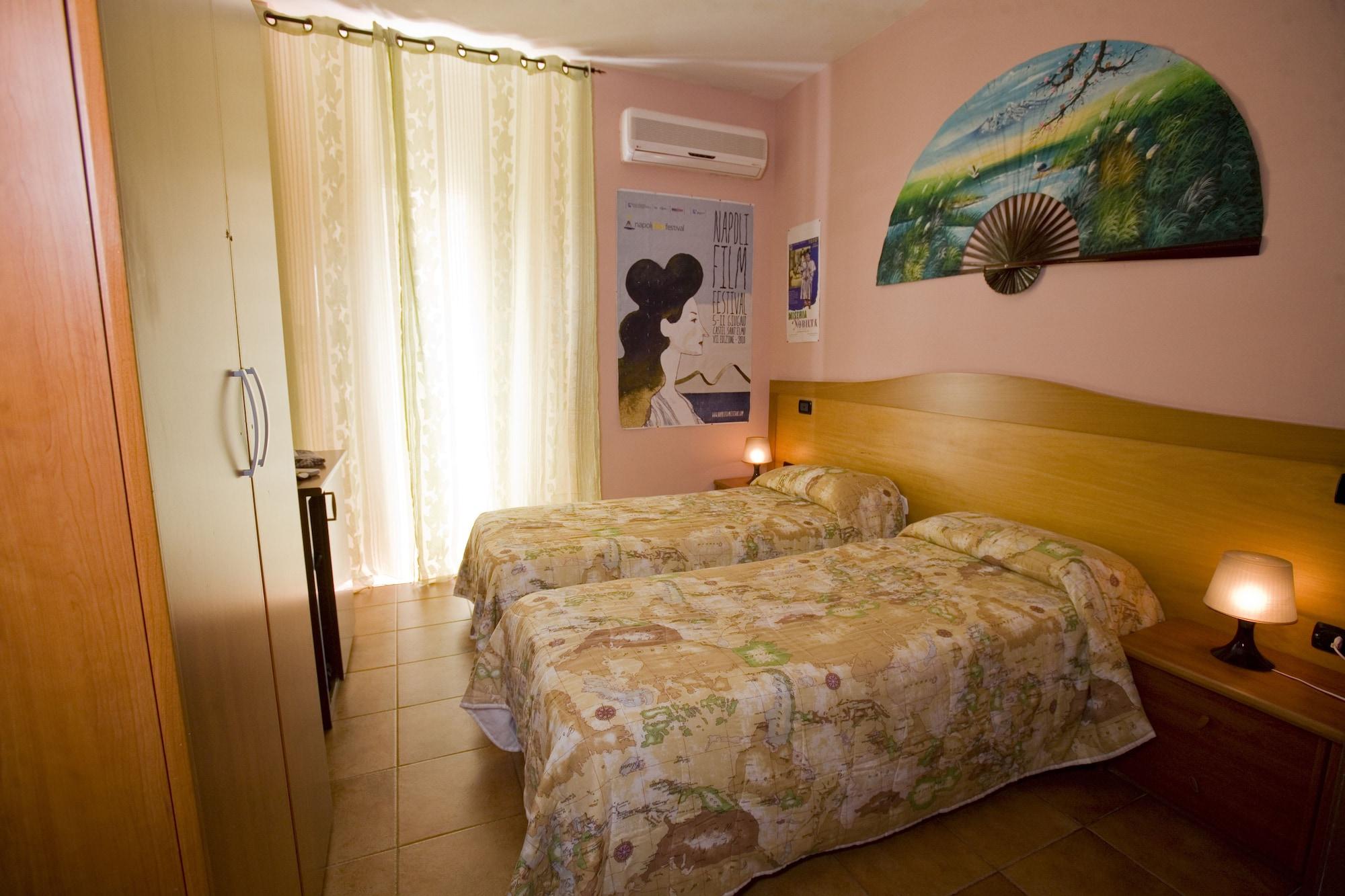 Hotel Cineholiday Neapol Zewnętrze zdjęcie