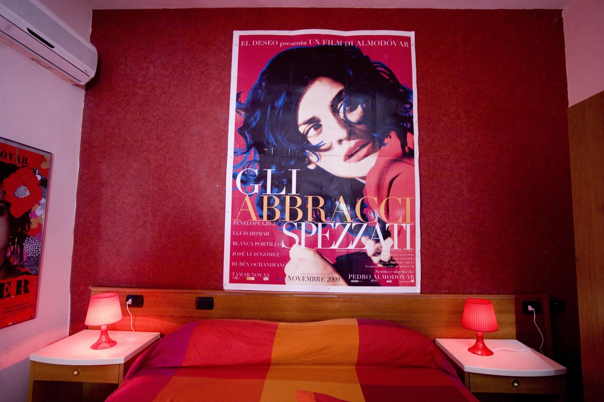 Hotel Cineholiday Neapol Zewnętrze zdjęcie