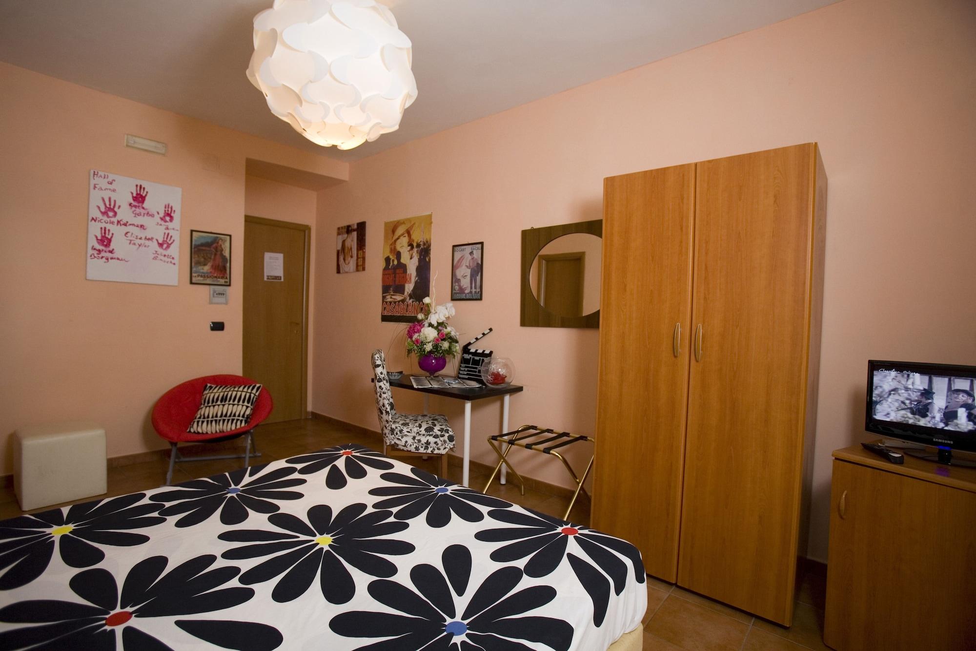 Hotel Cineholiday Neapol Zewnętrze zdjęcie