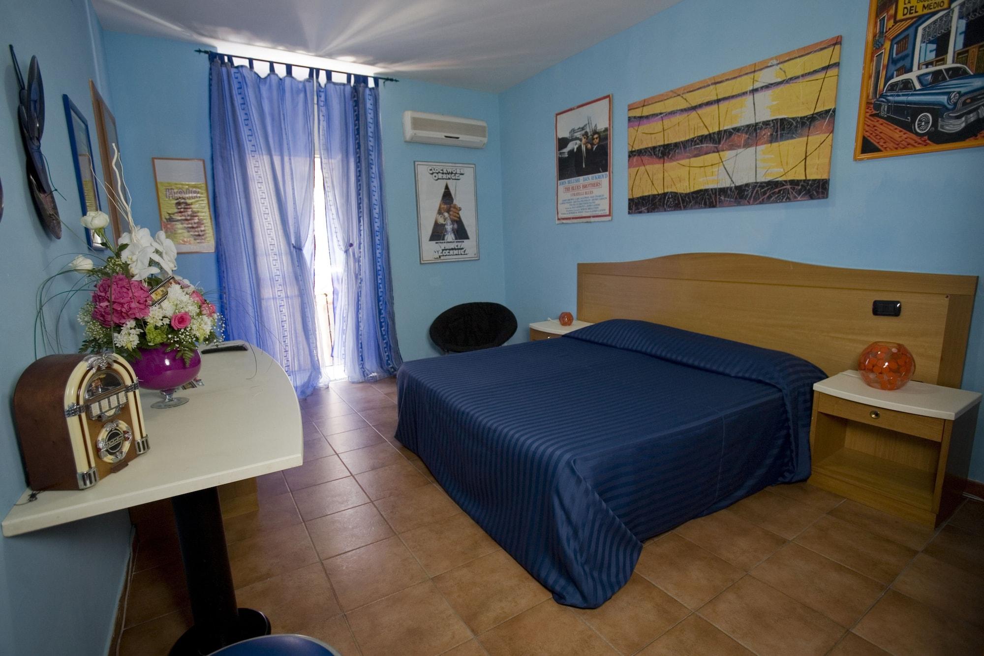 Hotel Cineholiday Neapol Zewnętrze zdjęcie