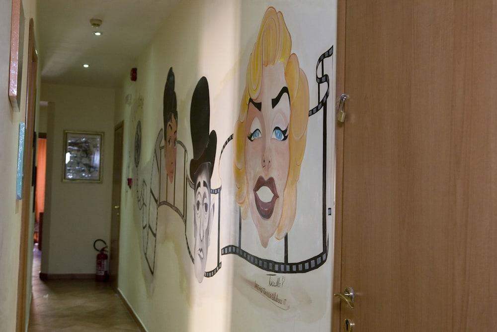 Hotel Cineholiday Neapol Zewnętrze zdjęcie