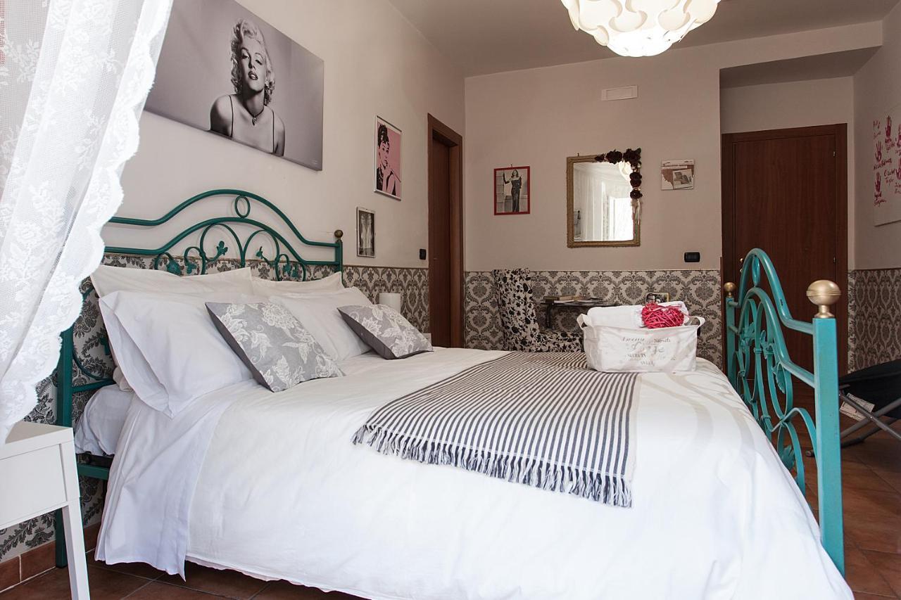 Hotel Cineholiday Neapol Zewnętrze zdjęcie