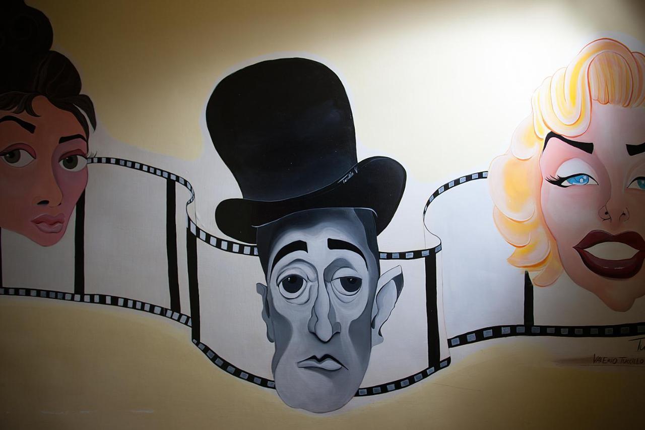Hotel Cineholiday Neapol Zewnętrze zdjęcie