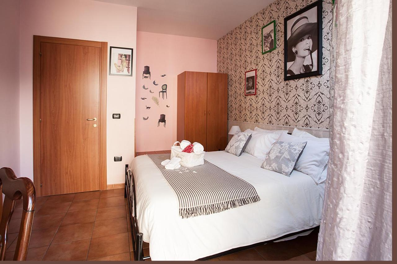 Hotel Cineholiday Neapol Zewnętrze zdjęcie