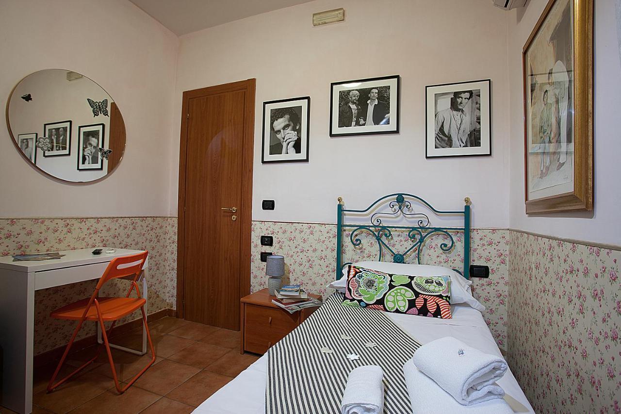Hotel Cineholiday Neapol Zewnętrze zdjęcie